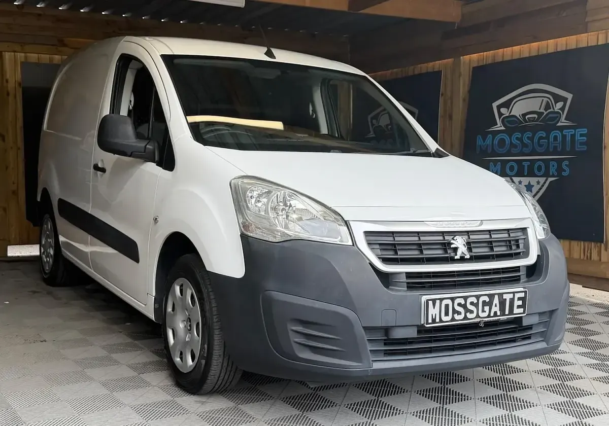 Used Peugeot Partner 98 HP (72 kW) 2018 White