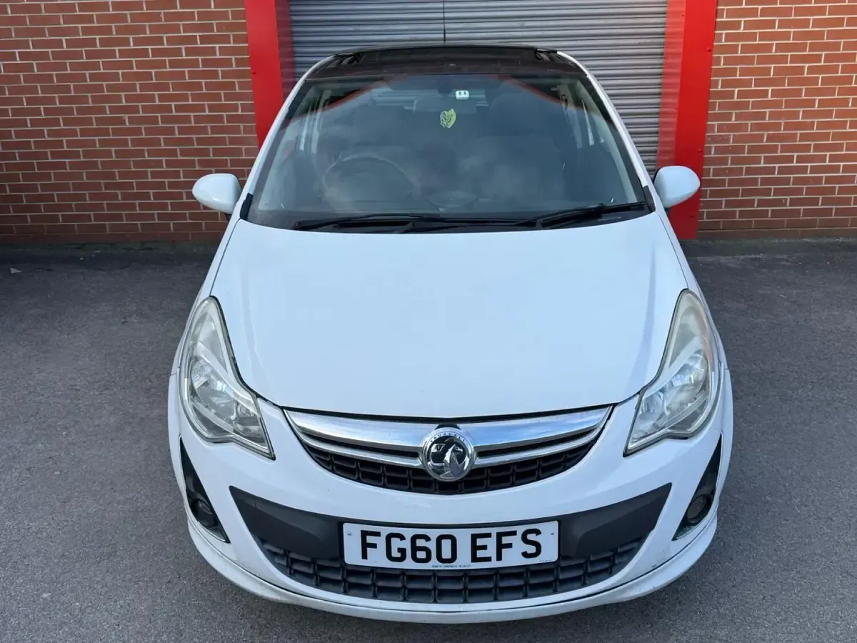 Used Vauxhall Corsa 2010 White Hatchback