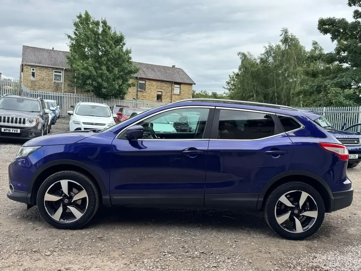 Used Nissan Qashqai N-Connecta 110 HP (80 kW) 2016 Blue SUV