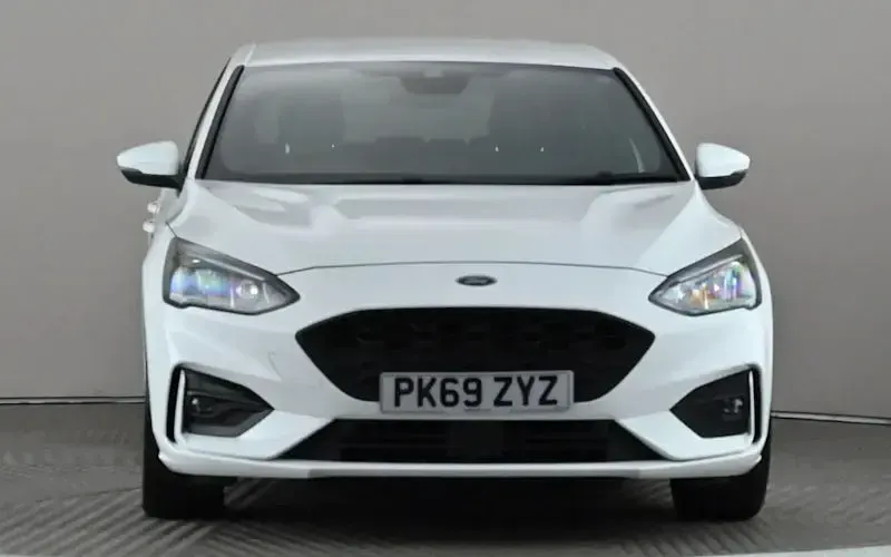 Used Ford Focus ST-Line X 125 HP (91 kW) 2019 White Hatchback