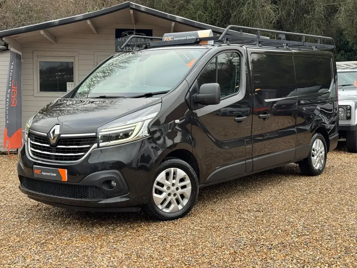 Used Renault Trafic 2020 Black MPV