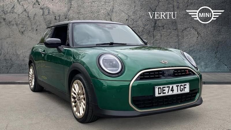 Used Mini Cooper Classic 204 HP (150 kW) 2024 Hatchback