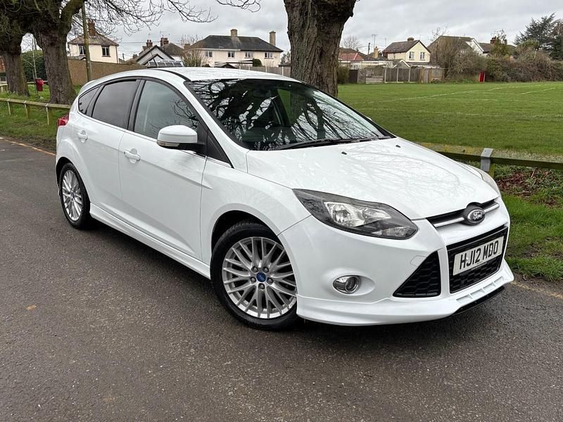 Used Ford Focus Zetec 2012 White Hatchback