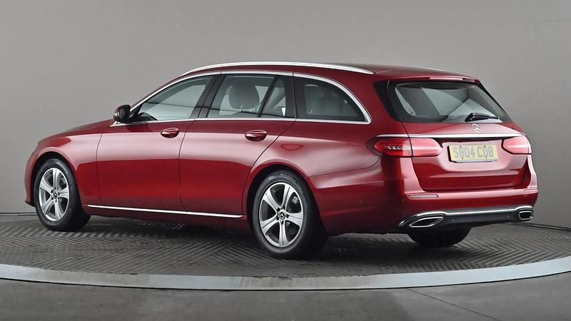 Used Mercedes E220 SE 194 HP (142 kW) 2017 Red Estate