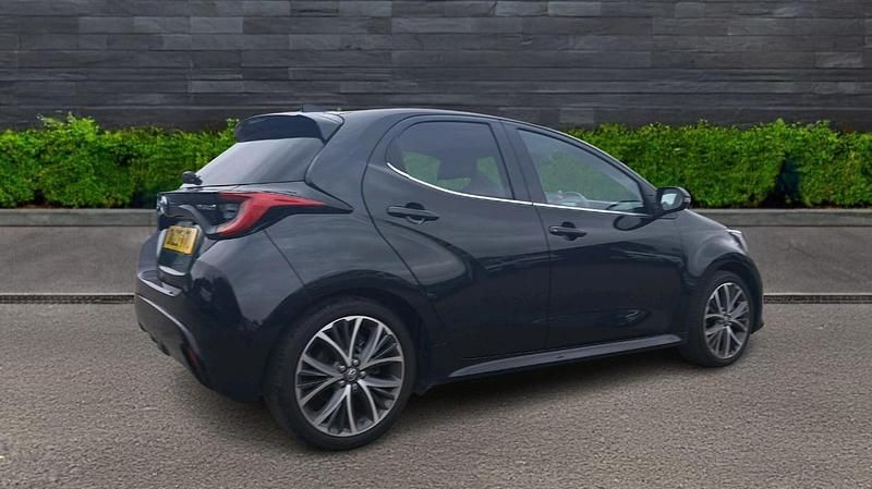 Used Toyota Yaris Hybrid 114 HP (83 kW) 2023 Black