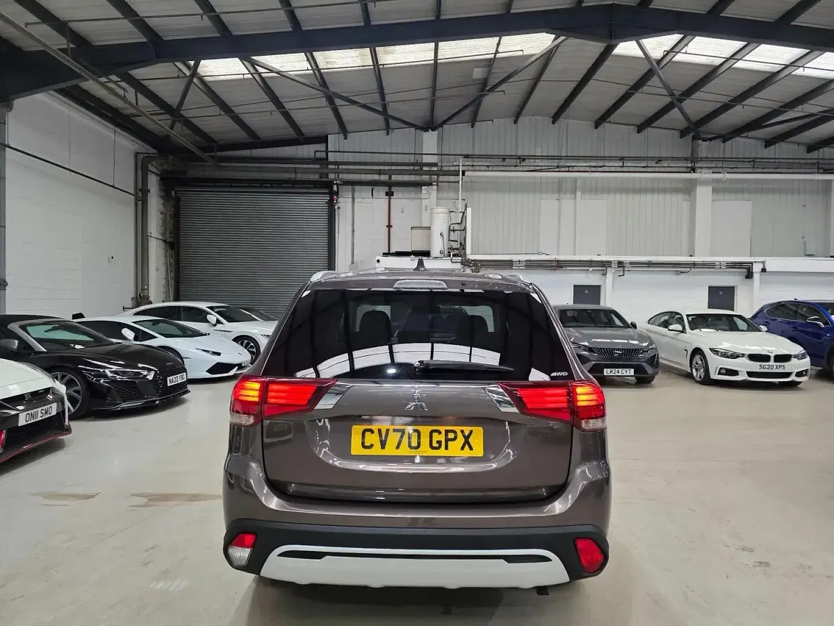 Used Mitsubishi Outlander 150 HP (110 kW) 2020 Brown SUV