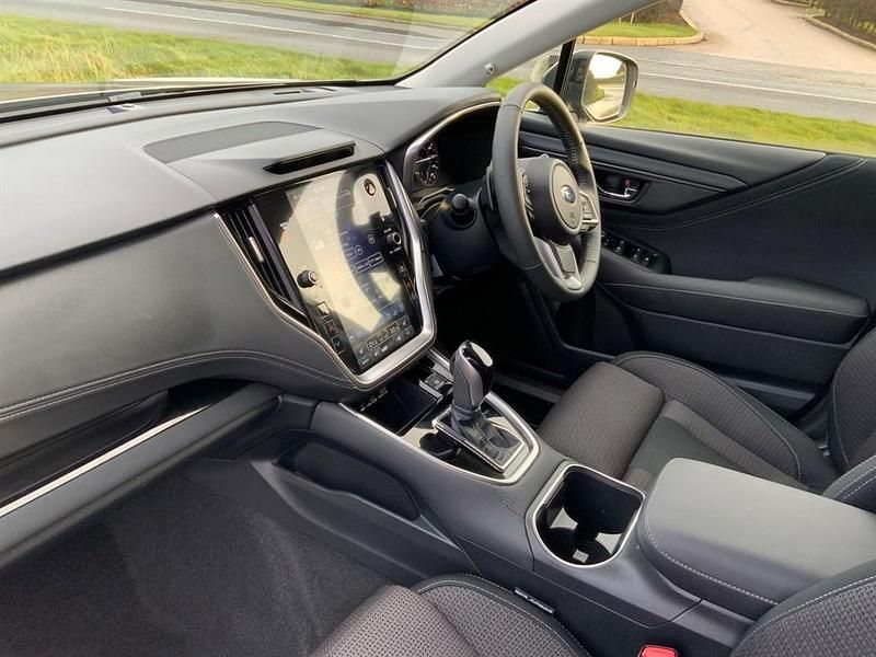Używany Subaru Outback 180 KM (132 kW) 2025 Złoty Kombi