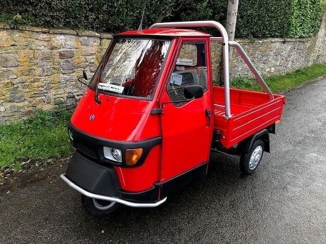 Sprint red Used 2023 Piaggio APE Pickup | £7,995 - Image 1/4
