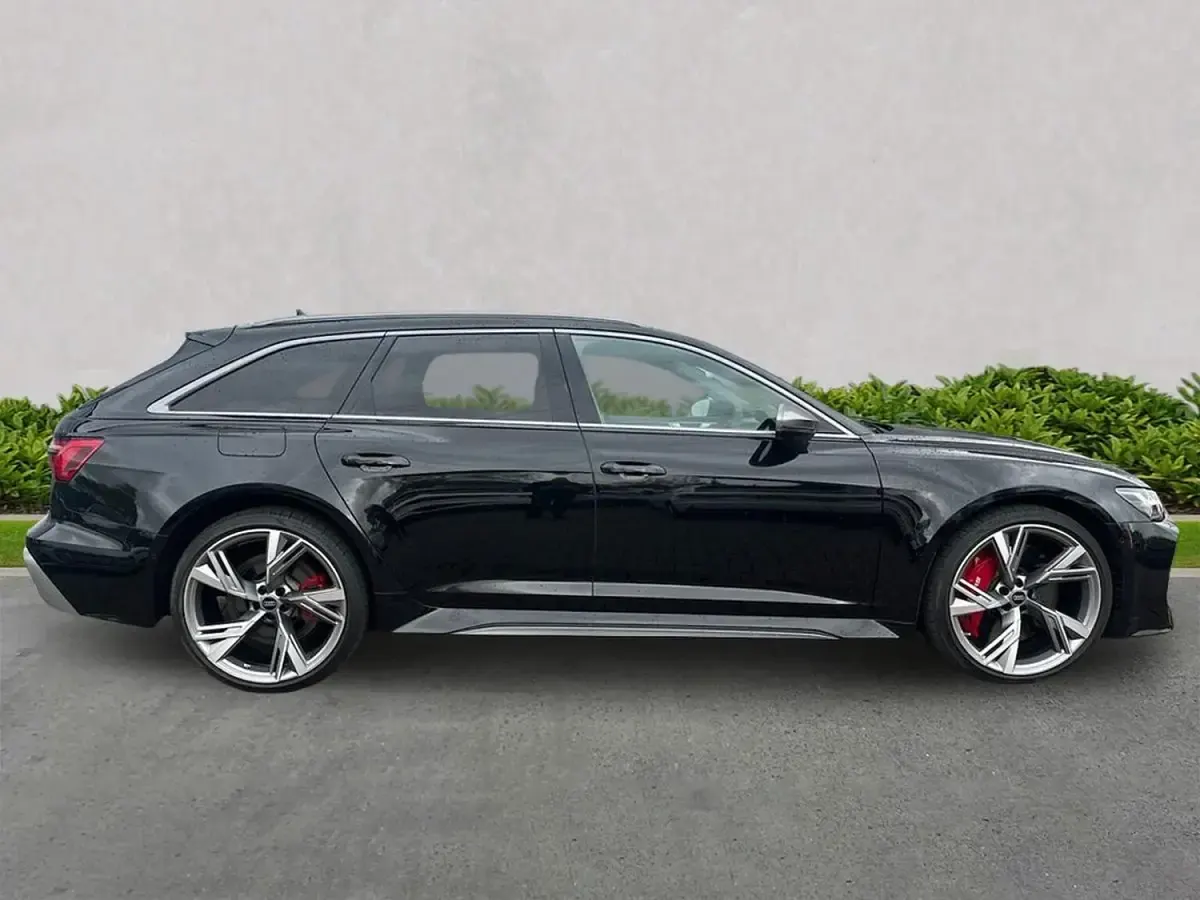Second-hand Audi RS6 Performance 630 CP (463 kW) 2024 Negru Break