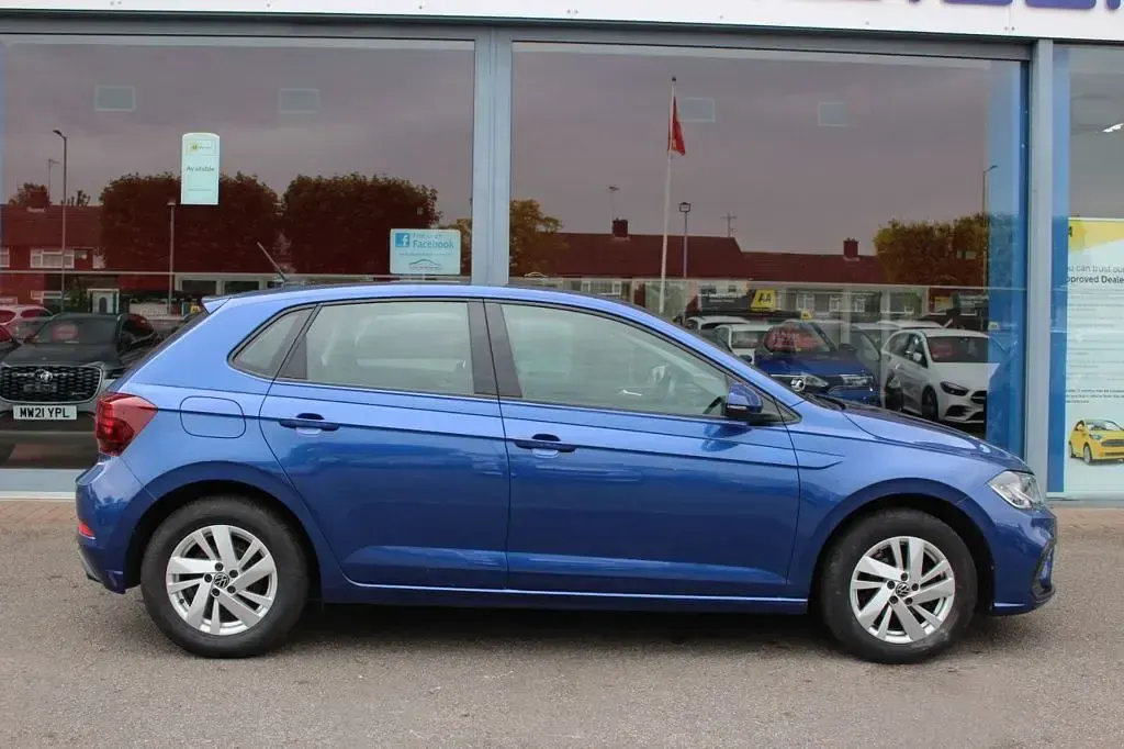 Used VW Polo Life 95 HP (69 kW) 2022 Blue Hatchback