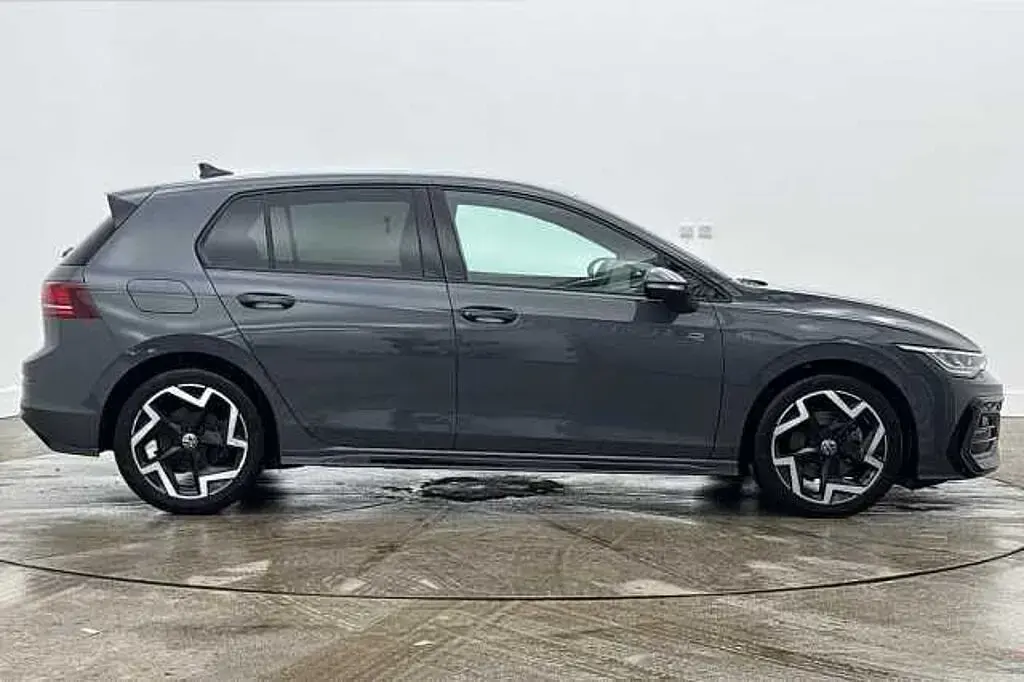 Used VW Golf VIII R-line 150 HP (110 kW) 2025 Grey Hatchback