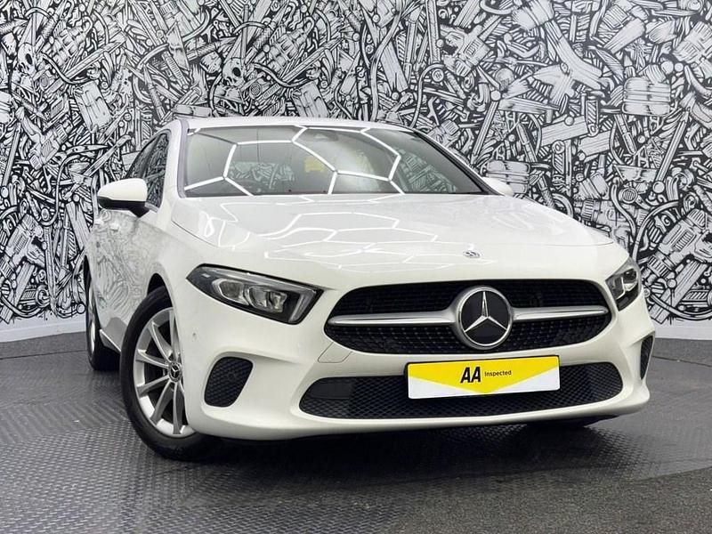 Used Mercedes A180 Executive 136 HP (100 kW) 2020 White Hatchback