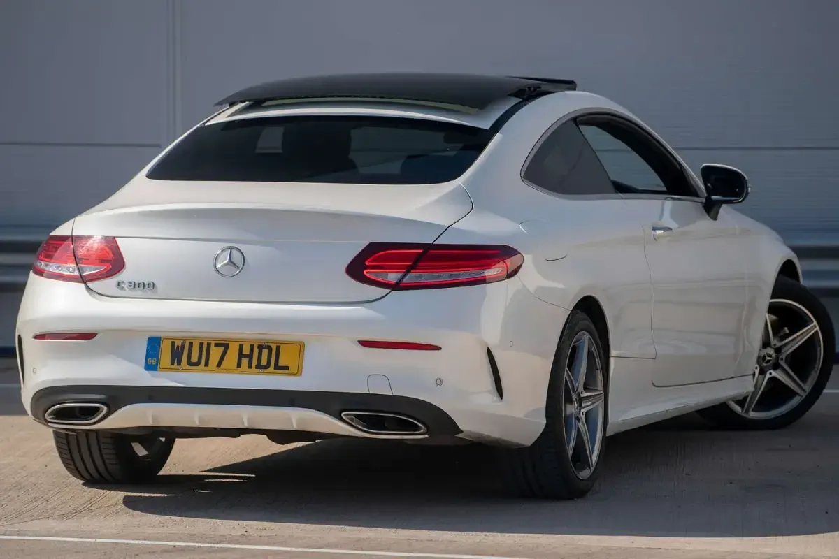 Used Mercedes C300 AMG Line Premium Plus 245 HP (180 kW) 2017 White Coupe