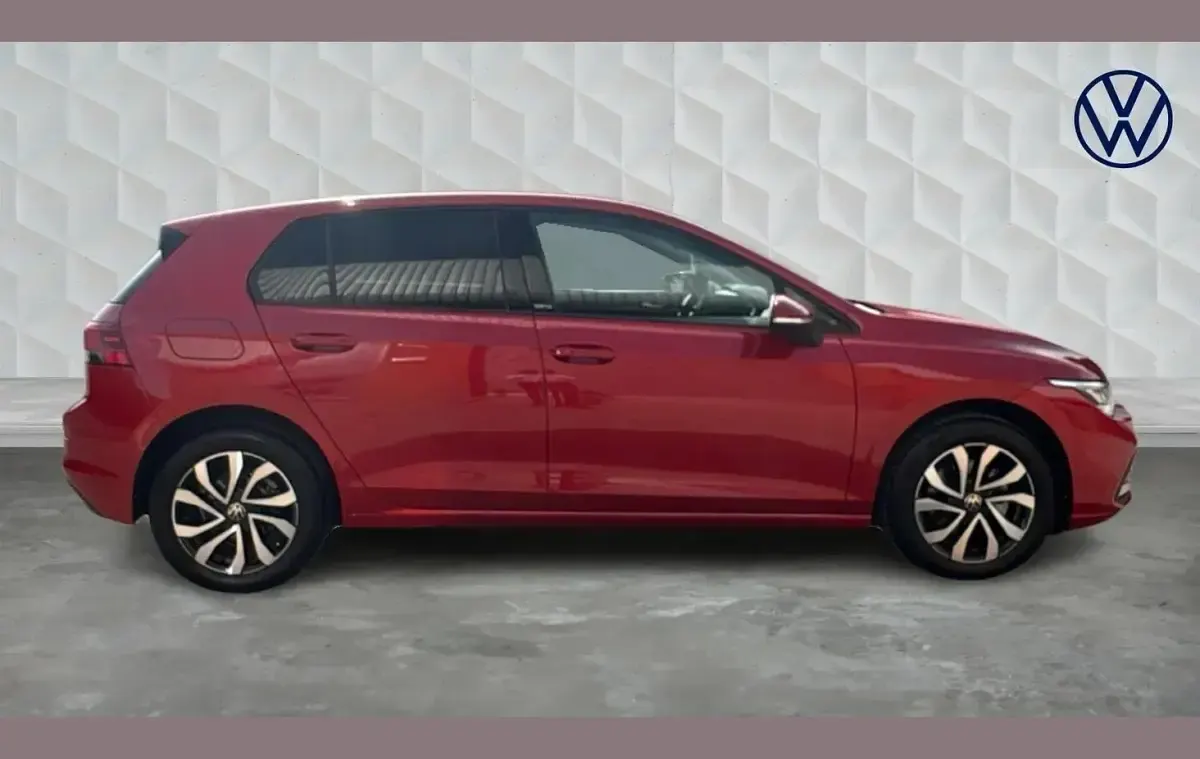 Used VW Golf VIII Active 128 HP (94 kW) 2022 Red Hatchback