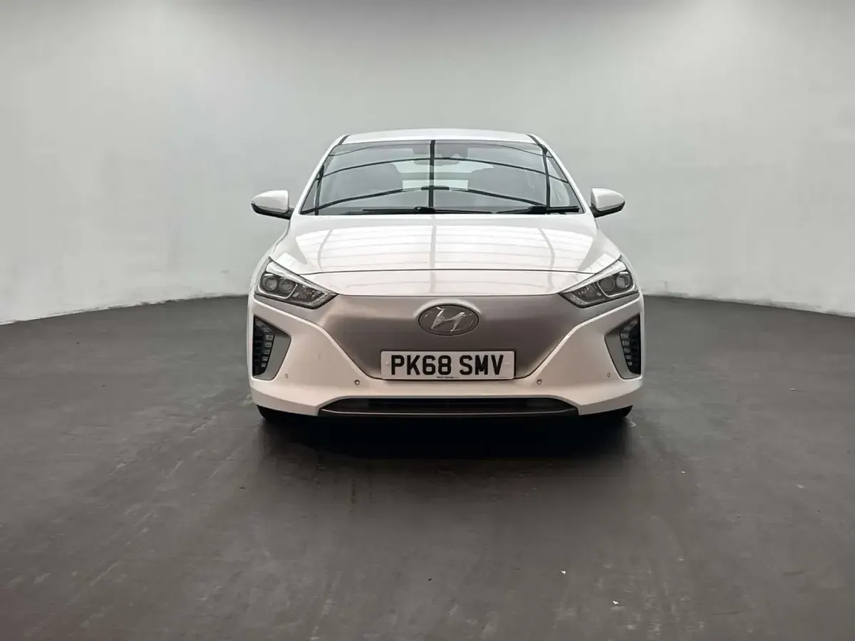 Used Hyundai Ioniq Premium SE 88 kW (120 HP) 2018 White Hatchback