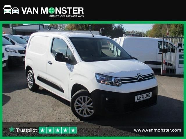 White Used 2022 Citroën Berlingo MPV | £8,929 (Good price) - Image 1/4
