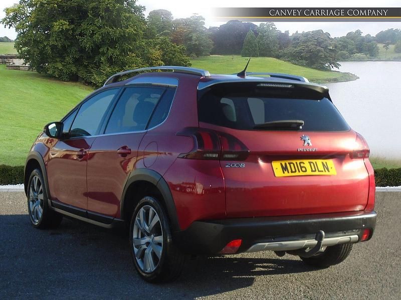 Begagnad Peugeot 2008 Allure 2016 Röd SUV