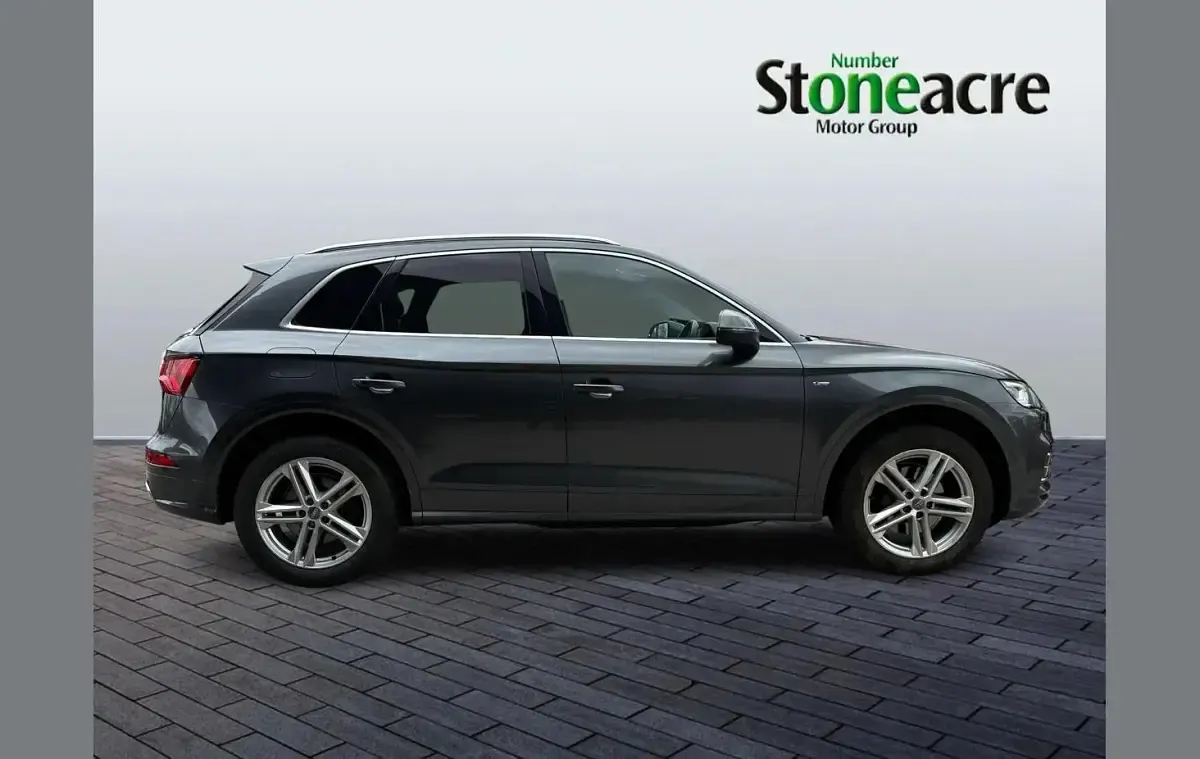 Used Audi Q5 S-Line 190 HP (139 kW) 2019 Grey SUV