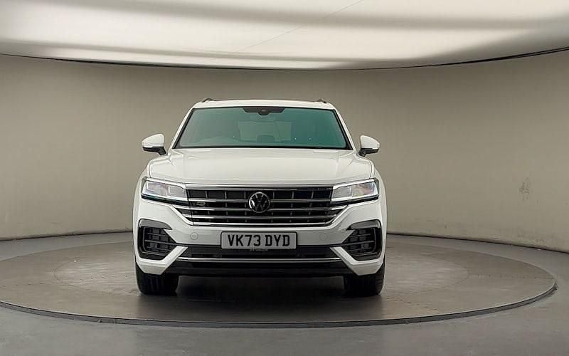 Used VW Touareg R-line 286 HP (210 kW) 2023 Pure white SUV