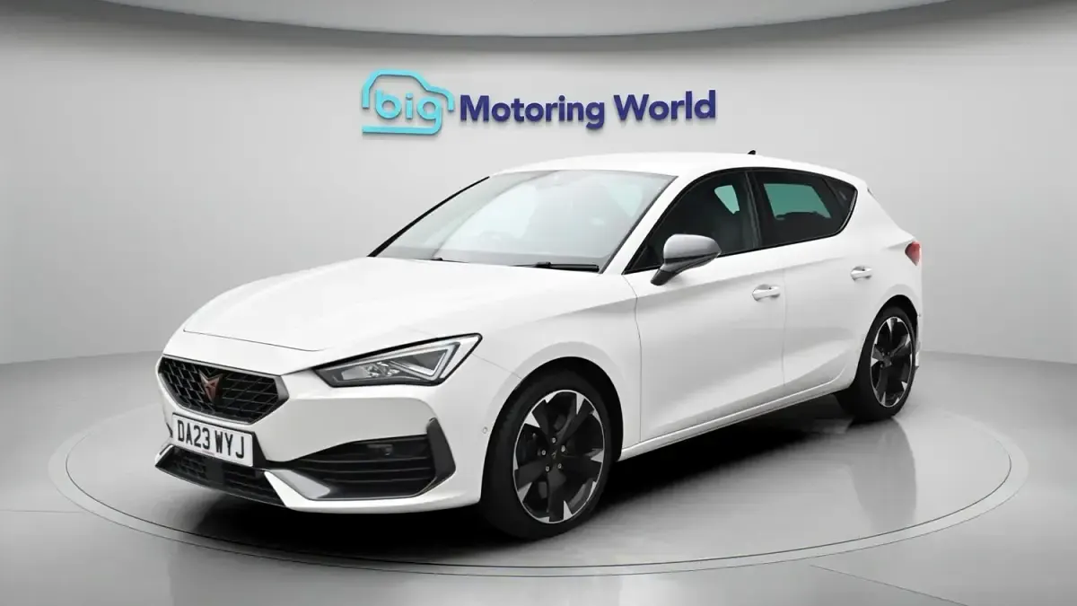 Used Cupra Leon VZ1 310 HP (228 kW) 2023 White Hatchback