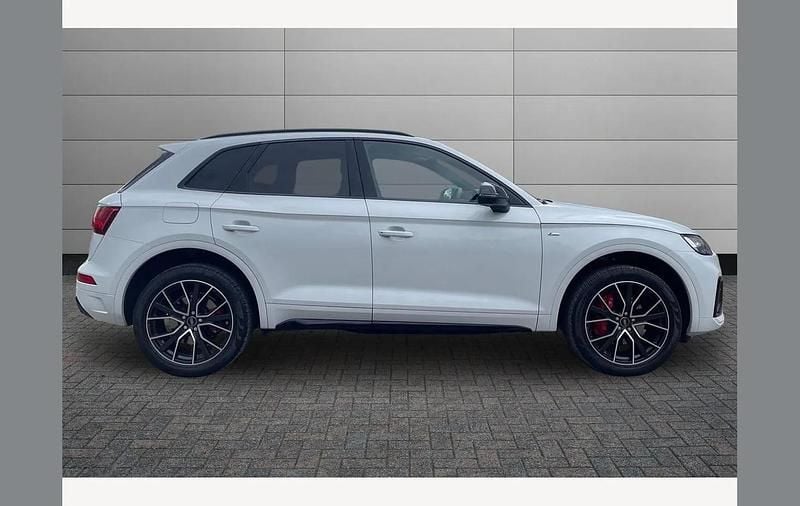 Used Audi Q5 Comfort 200 HP (147 kW) 2023 White SUV