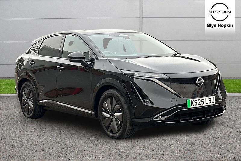 Black New 2025 Nissan Ariya Evolve SUV | £35,072 (Fair price) - Image 1/4