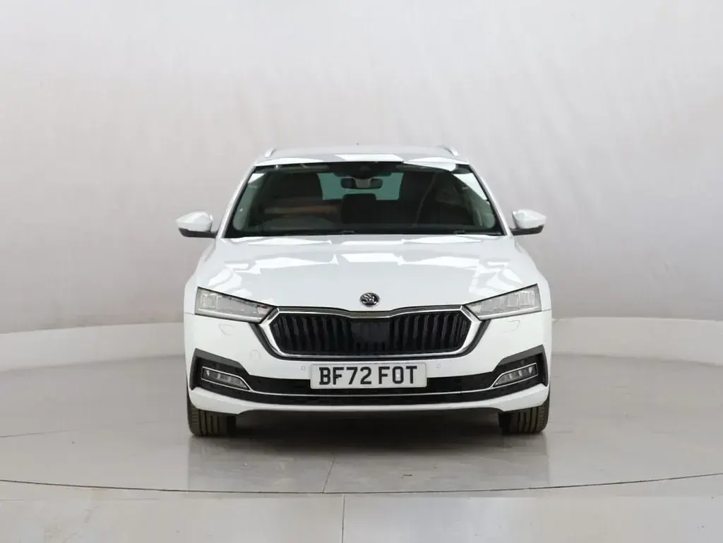 Usado Skoda Octavia SE L 150 HP (110 kW) 2022 Branco Carrinha