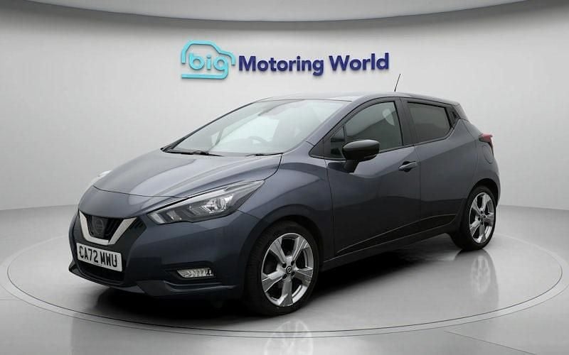 Usado Nissan Micra S 92 HP (67 kW) 2022 Cinzento Citadino