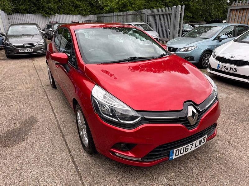 Used Renault Clio IV Dynamique 90 HP (66 kW) 2017 Red Hatchback