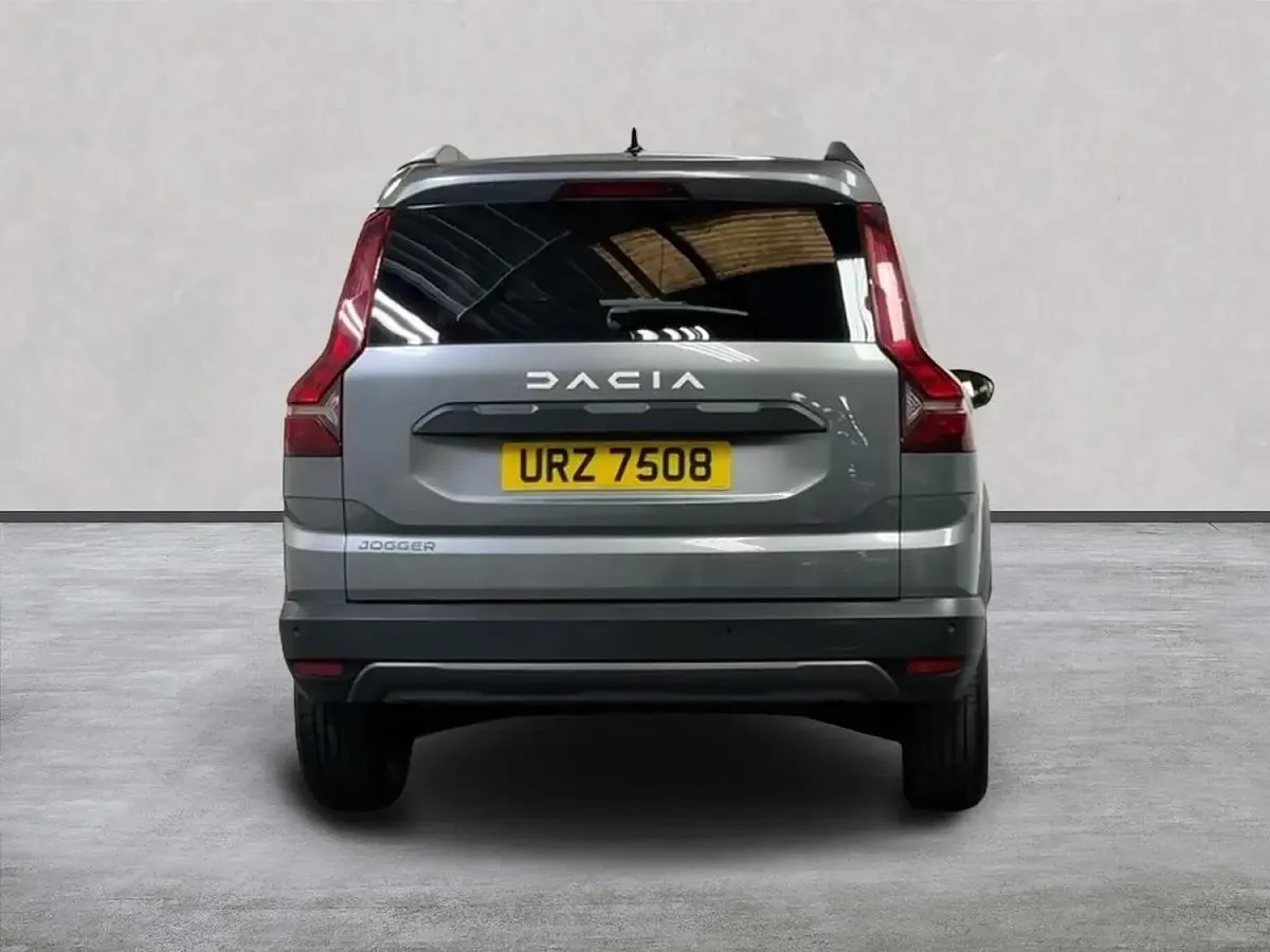 Used Dacia Jogger Extreme 110 HP (80 kW) 2023 Grey MPV
