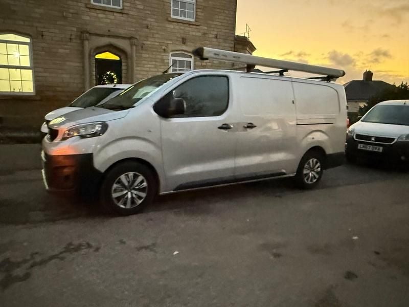 Silver Used 2018 Peugeot Expert Van | £8,999 (Fair price) - Image 1/4