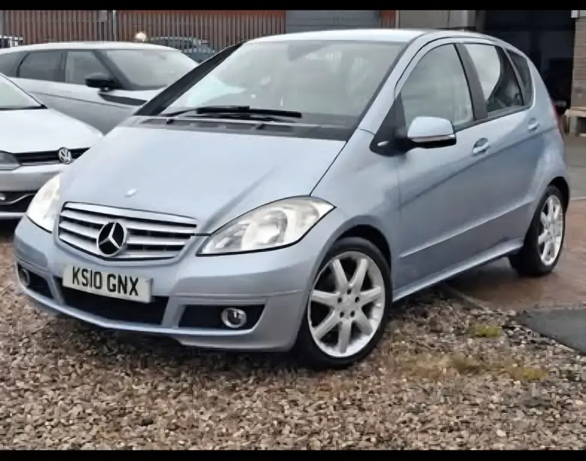 Used Mercedes A180 Avantgarde 2010 Blue Hatchback