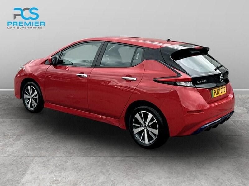 Used Nissan Leaf Acenta 110 kW (150 HP) 2021 Red Hatchback