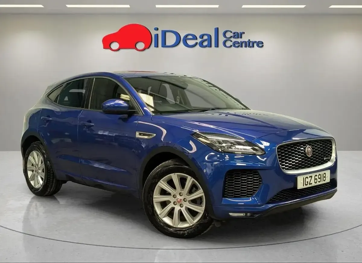 Usado Jaguar E-Pace R-Dynamic 180 HP (132 kW) 2018 Azul SUV