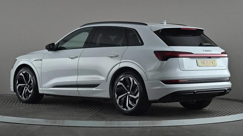 Used Audi e-tron Black Edition 230 kW (313 HP) 2022 White SUV