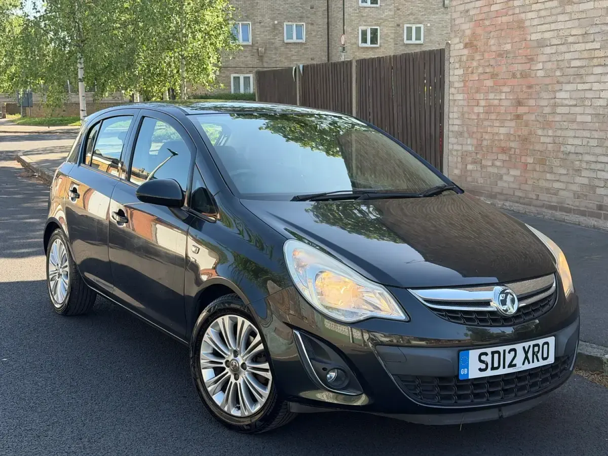 Used Vauxhall Corsa 75 HP (55 kW) 2012 Black Hatchback