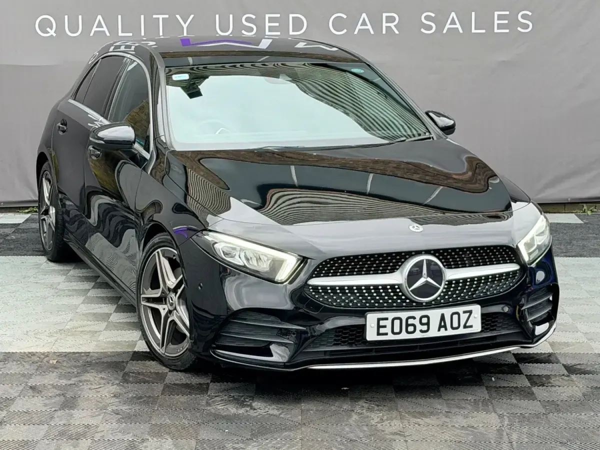 Begagnad Mercedes A200 Executive 2019 Svart Halvkombi