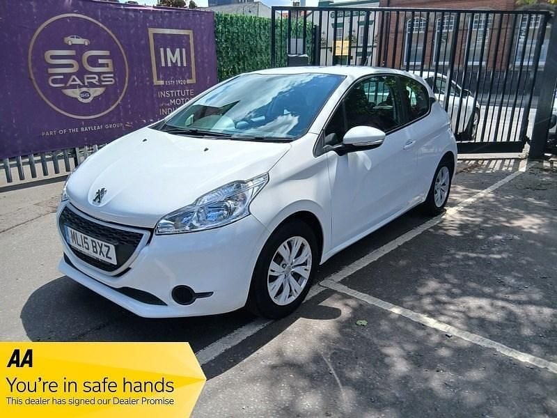 White Used 2015 Peugeot 208 Access Hatchback | £3,495 (Good price) - Image 1/4