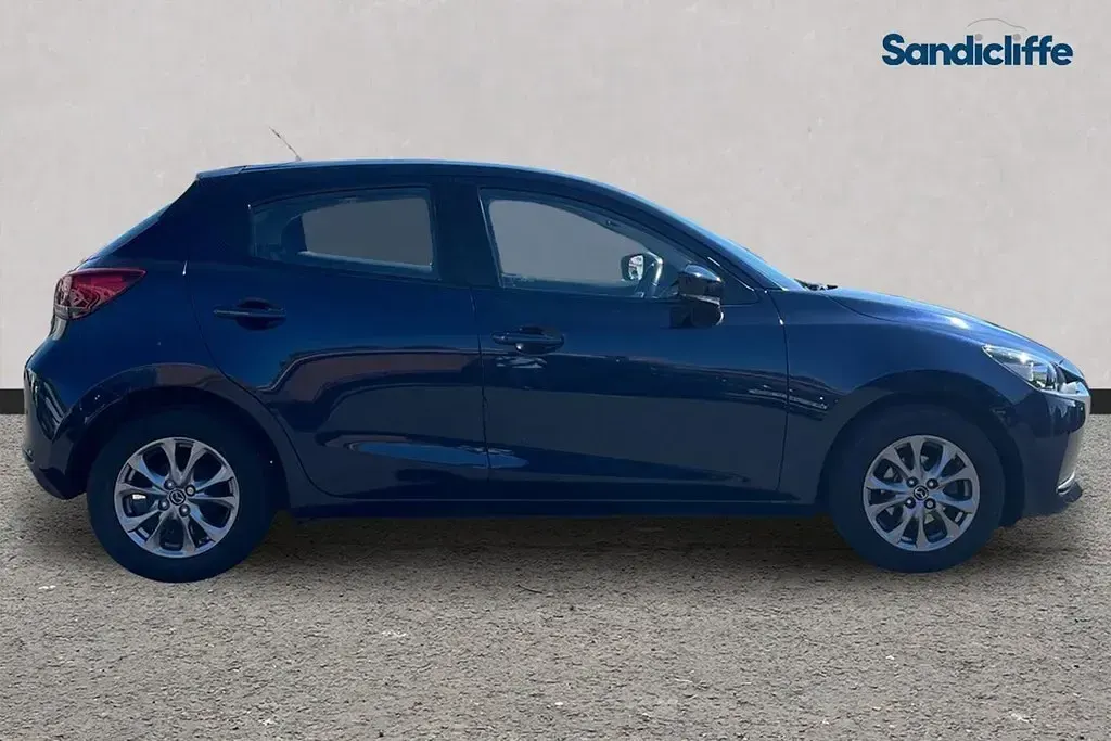 Usado Mazda 2 90 HP (66 kW) 2020 Azul Citadino