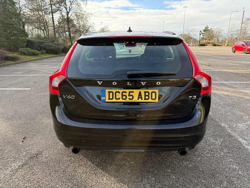 Used Volvo V60 SE 152 HP (111 kW) 2015 Black Estate