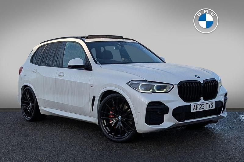 White Used 2023 BMW X5 M Sport SUV | £43,622 (Super price) - Image 1/4