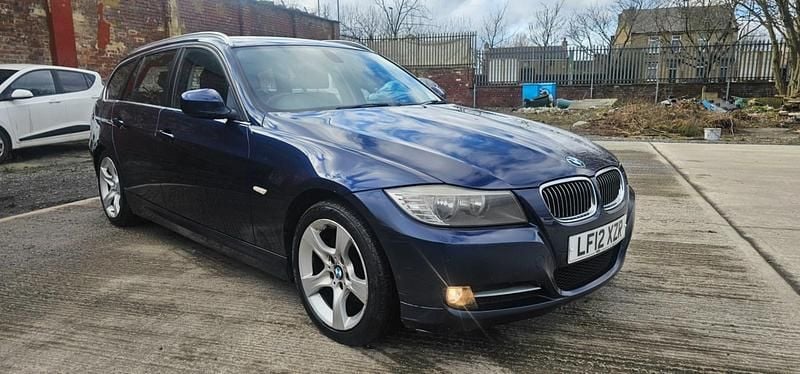 Used BMW 318 Exclusive 2012 Blue Estate