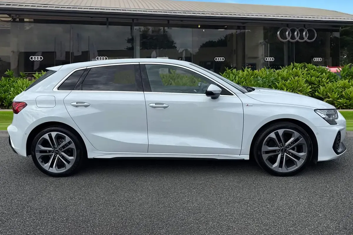 Used Audi A3 S-Line 116 HP (85 kW) 2025 White Hatchback