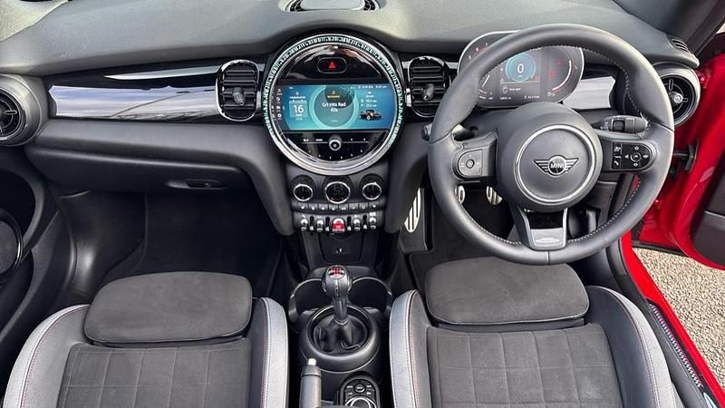 Used Mini John Cooper Works 228 HP (167 kW) 2022 Red Hatchback