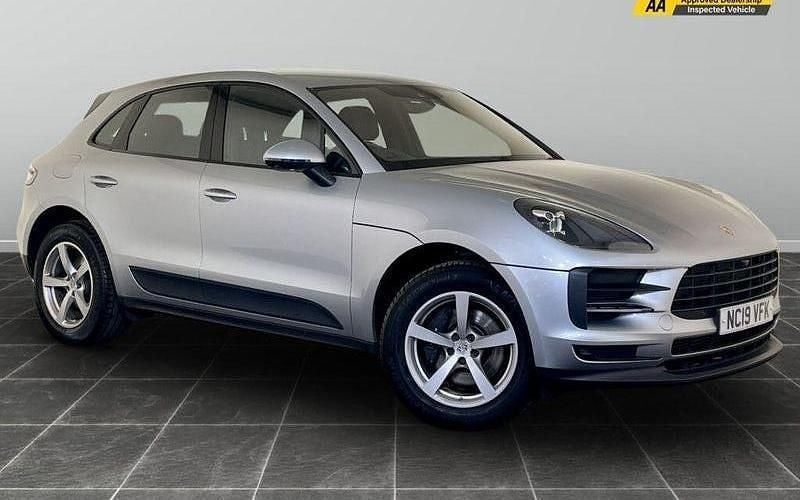 Used 2021 Porsche Macan SUV | £31,495 (Super price) - Image 1/2