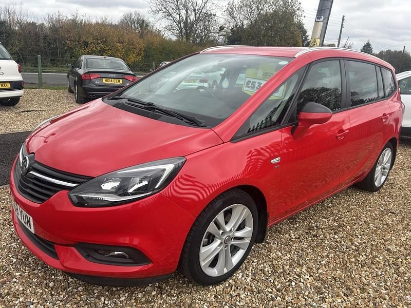 Used Vauxhall Zafira Tourer SRi 170 HP (125 kW) 2018 Red MPV