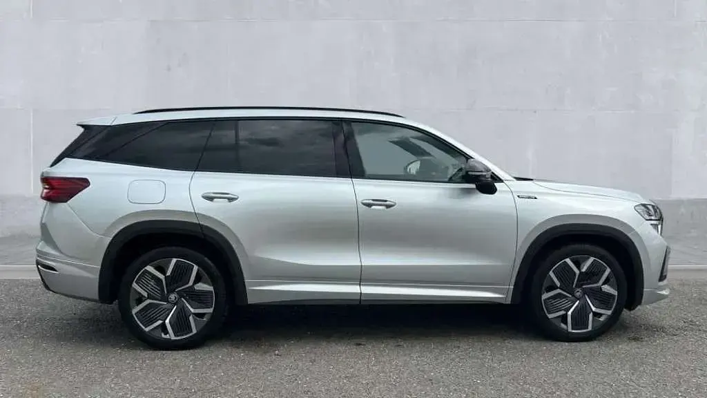 Used Skoda Kodiaq SportLine 150 HP (110 kW) 2025 Brilliant silver metallic SUV