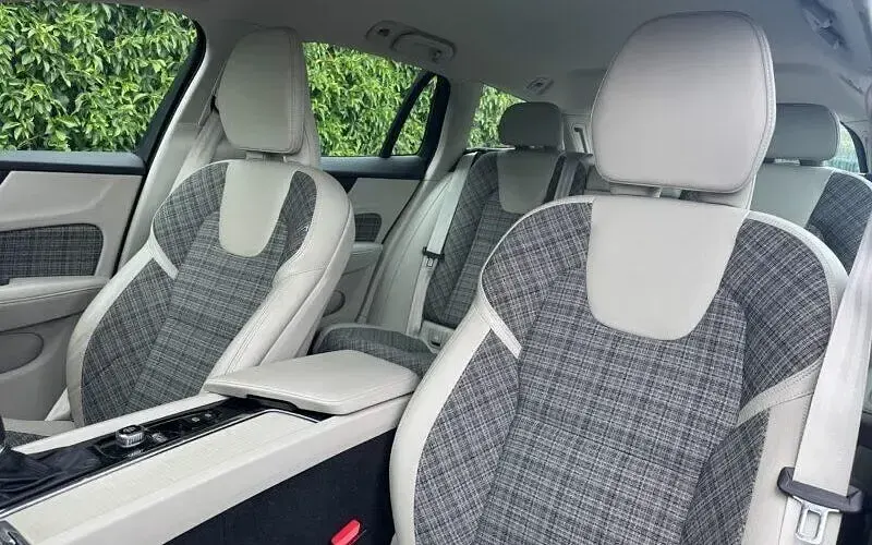 Used Volvo V60 Momentum 250 HP (183 kW) 2019 Estate