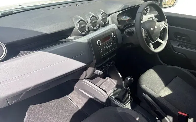 Used Dacia Duster Essentiel 90 HP (66 kW) 2023 White SUV