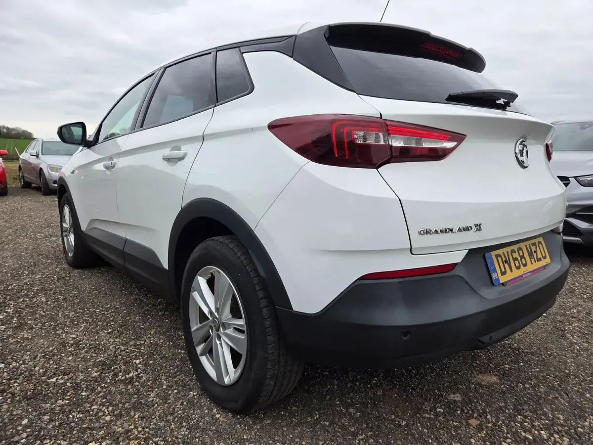 Second-hand Vauxhall Grandland X S 130 CP (95 kW) 2018 Alb SUV